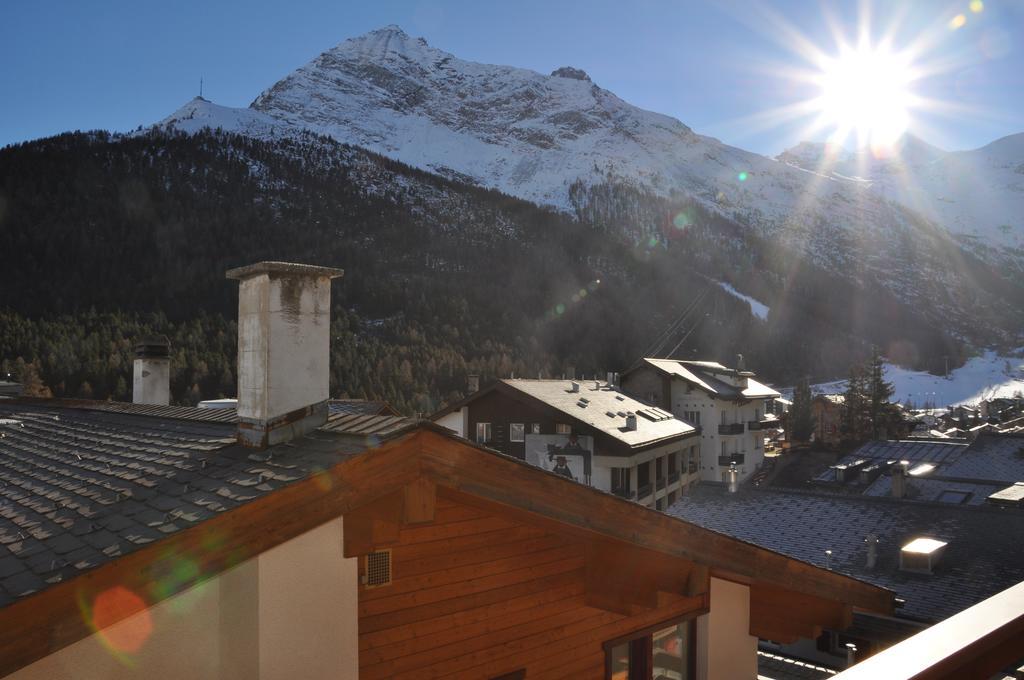 Apartmenthaus Holiday Saas Fee Extérieur photo