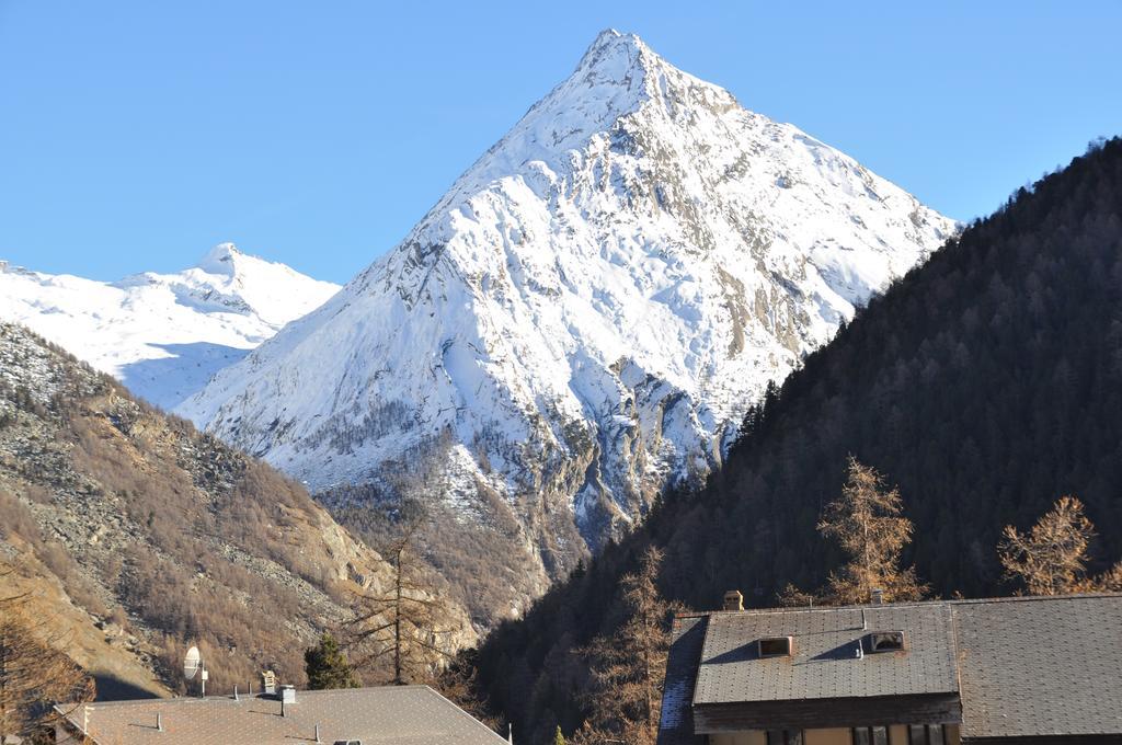 Apartmenthaus Holiday Saas Fee Extérieur photo